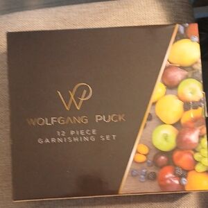 Wolfgang Puck 12-Piece Garnishing Set Red Brand New In The Plastic & Box